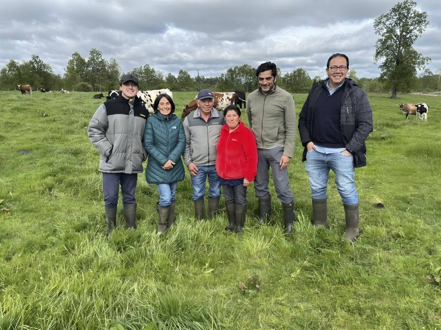 AGROCOLUN Edición 80 | Una Alianza que Perdura: Colun e Indap Renueva su Compromiso Hasta 2030 con la Agricultura Familiar Campesina | AGROCOLUN Edición 80 AGROCOLUN 80 | CALIDAD DE LECHE | Colun e Indap renuevan su compromiso con la agricultura familiar campesina