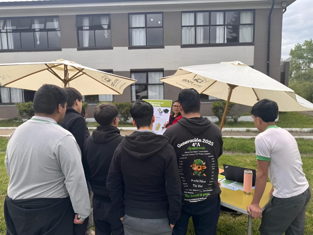 AGROCOLUN Edición 81 | Taller en el Liceo Werner Grob Bienestar Animal en Terneros de Lechería | AGROCOLUN Edición 81 AGROCOLUN Edición 81 | Taller en el Liceo Werner Grob Bienestar Animal en Terneros de Lechería | AGROCOLUN Edición 81