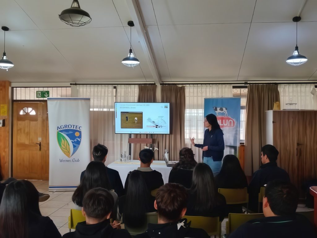 AGROCOLUN Edición 81 | Taller en el Liceo Werner Grob Bienestar Animal en Terneros de Lechería | AGROCOLUN Edición 81 AGROCOLUN Edición 81 | Taller en el Liceo Werner Grob Bienestar Animal en Terneros de Lechería | AGROCOLUN Edición 81